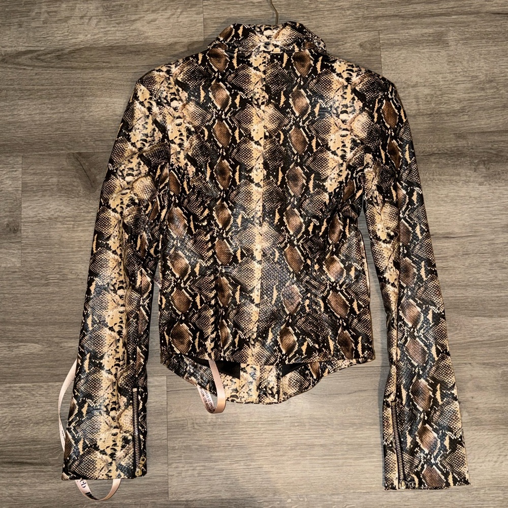 House of CB Vani Snake Print Fitted Jacket - Picture 16 of 16